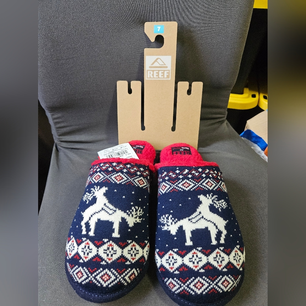 REEF X TIPSY ELVES REINDEER LOVE CHRISTMAS SLIPPERS:NEW WITH TAGS: SIZE 7